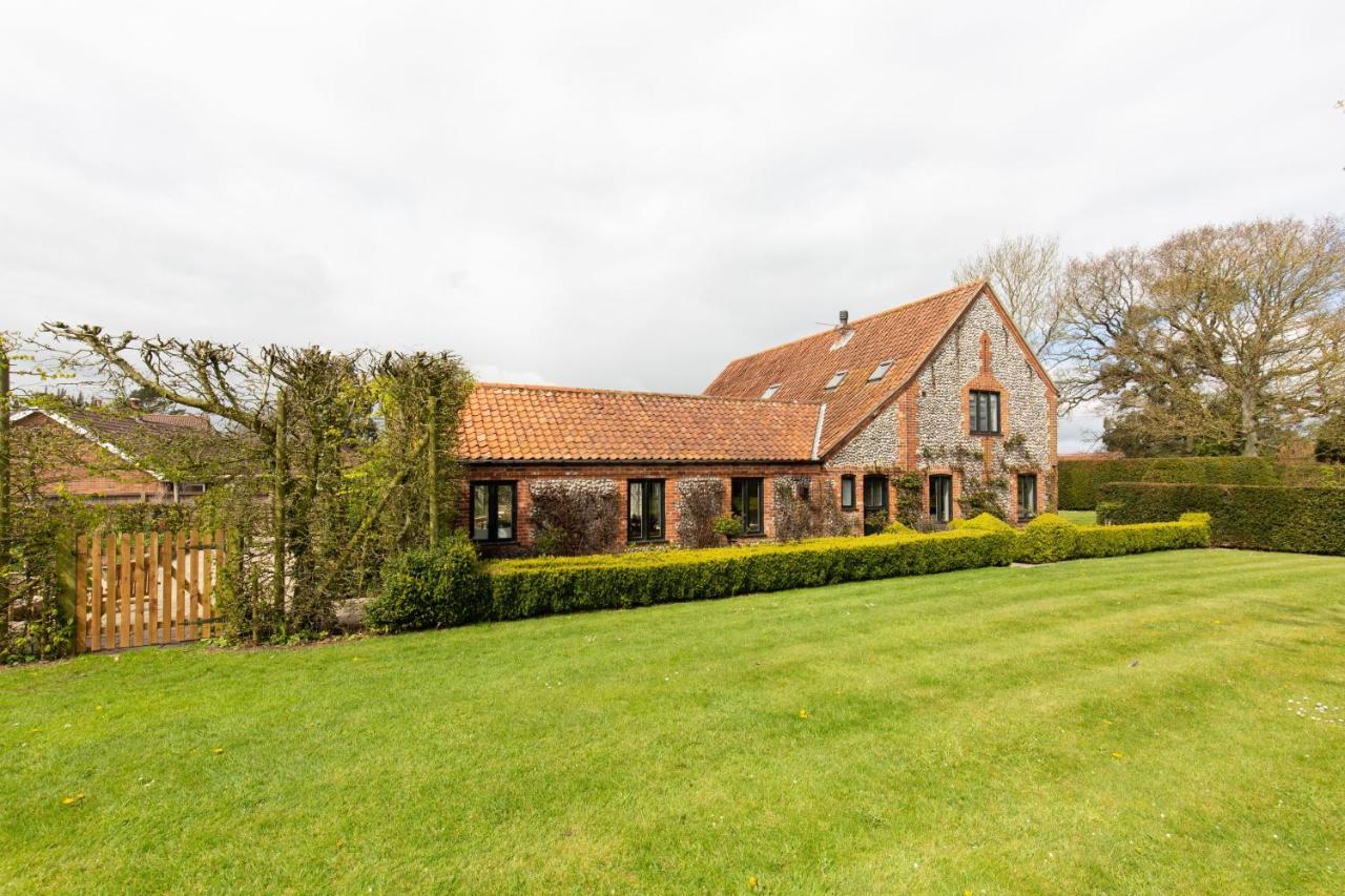 Вилла Williams Barn West Beckham Экстерьер фото