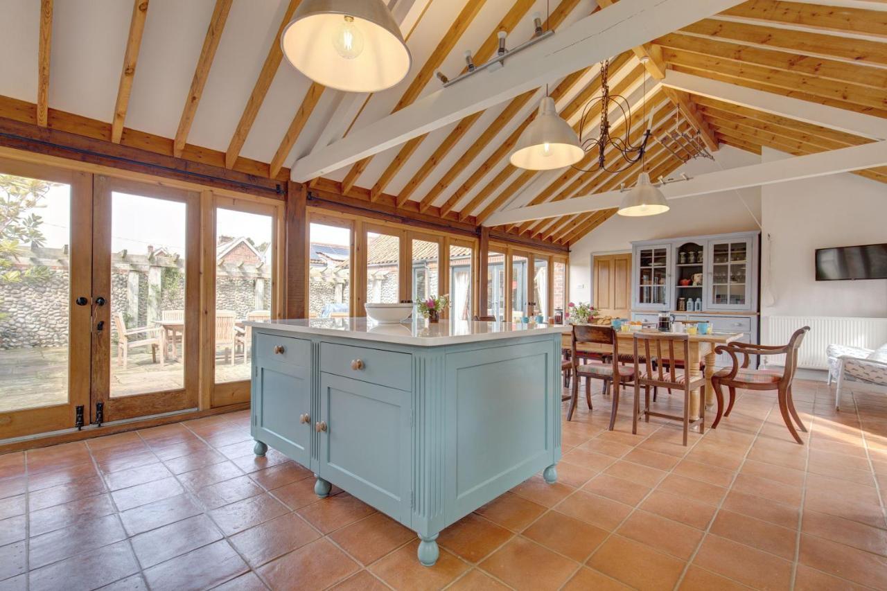 Вилла Williams Barn West Beckham Экстерьер фото