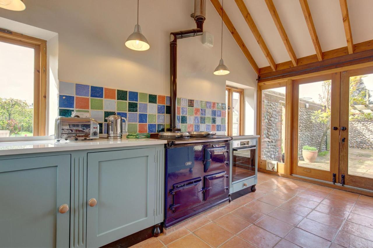 Вилла Williams Barn West Beckham Экстерьер фото
