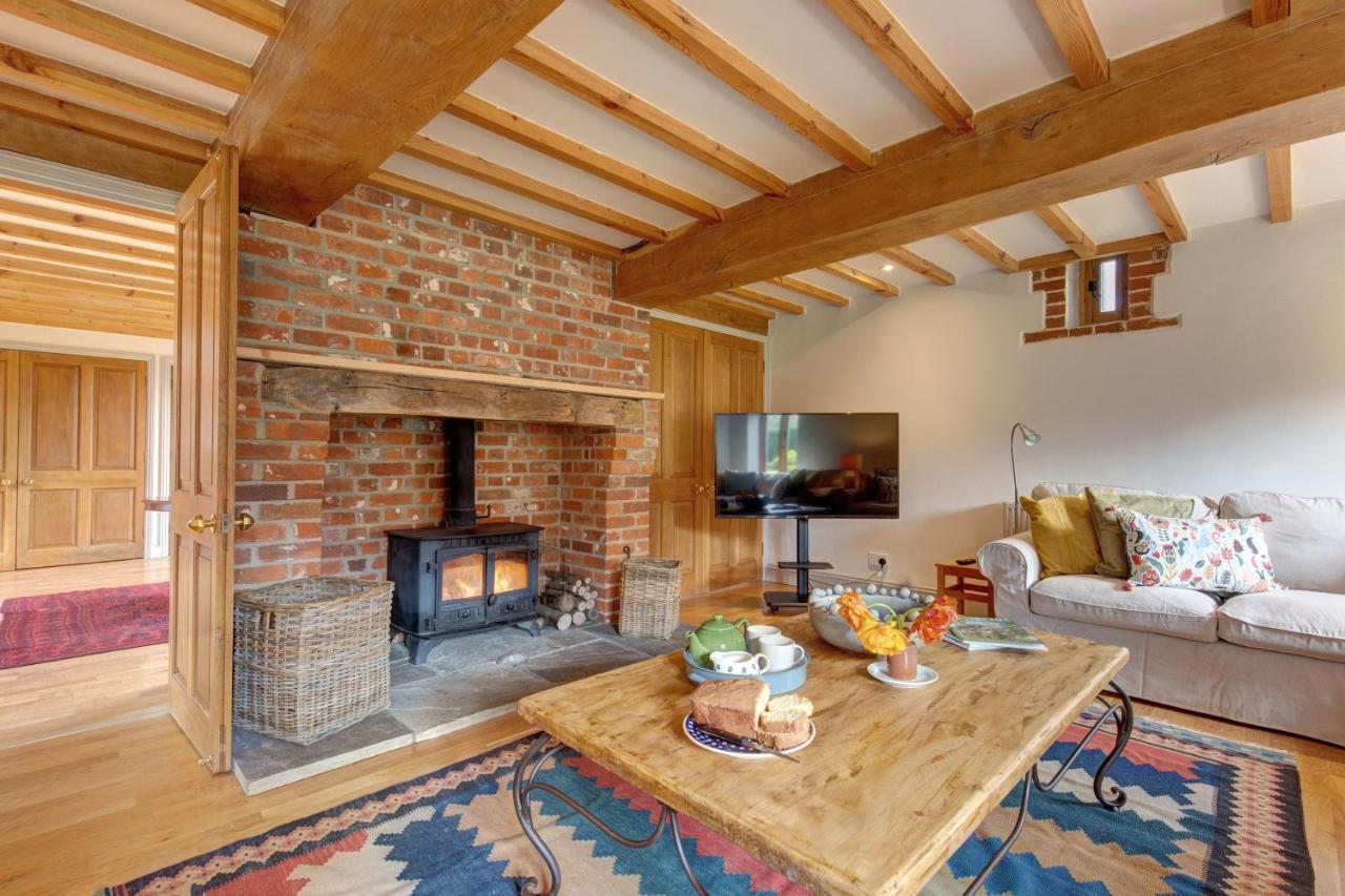 Вилла Williams Barn West Beckham Экстерьер фото