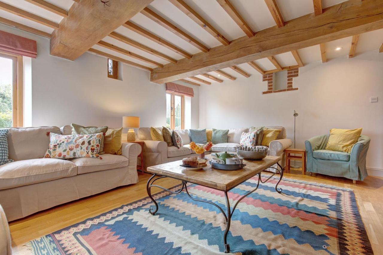 Вилла Williams Barn West Beckham Экстерьер фото