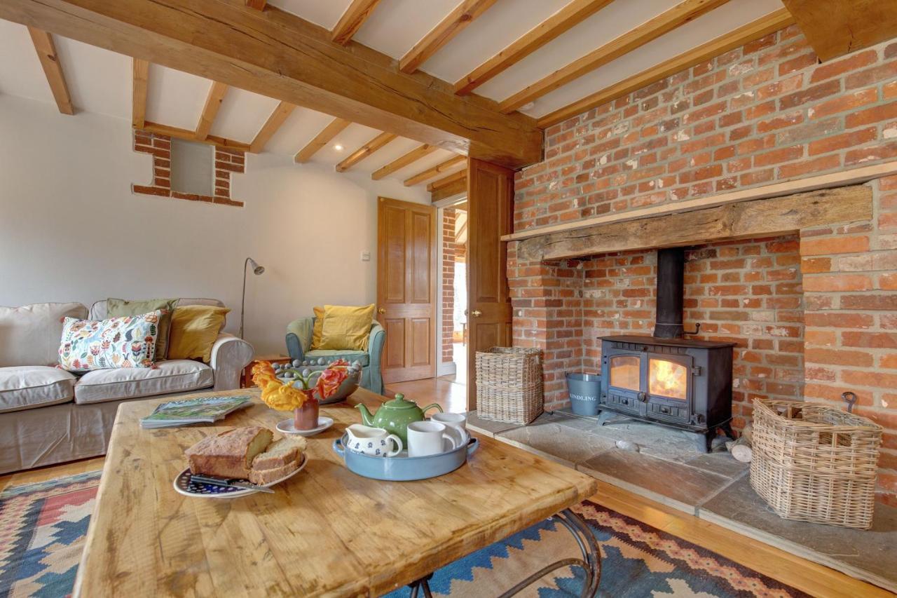 Вилла Williams Barn West Beckham Экстерьер фото