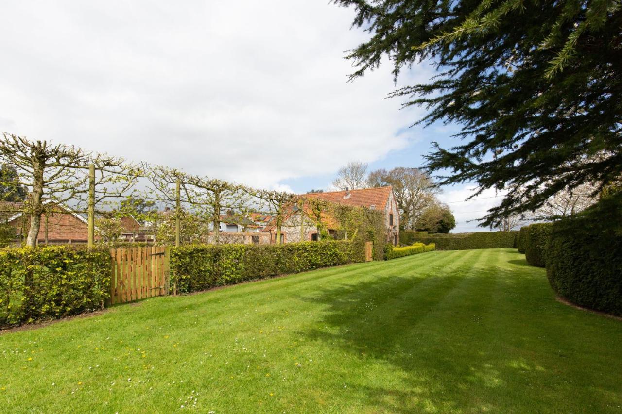 Вилла Williams Barn West Beckham Экстерьер фото